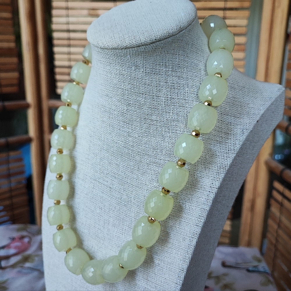Lemoncello Lemonade Faceted Pale Lemon Yellow Faceted Lucite Necklace Vintage - Picture 1 of 15
